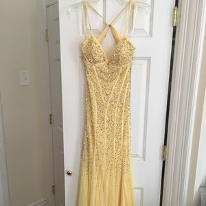 Yellow gown!